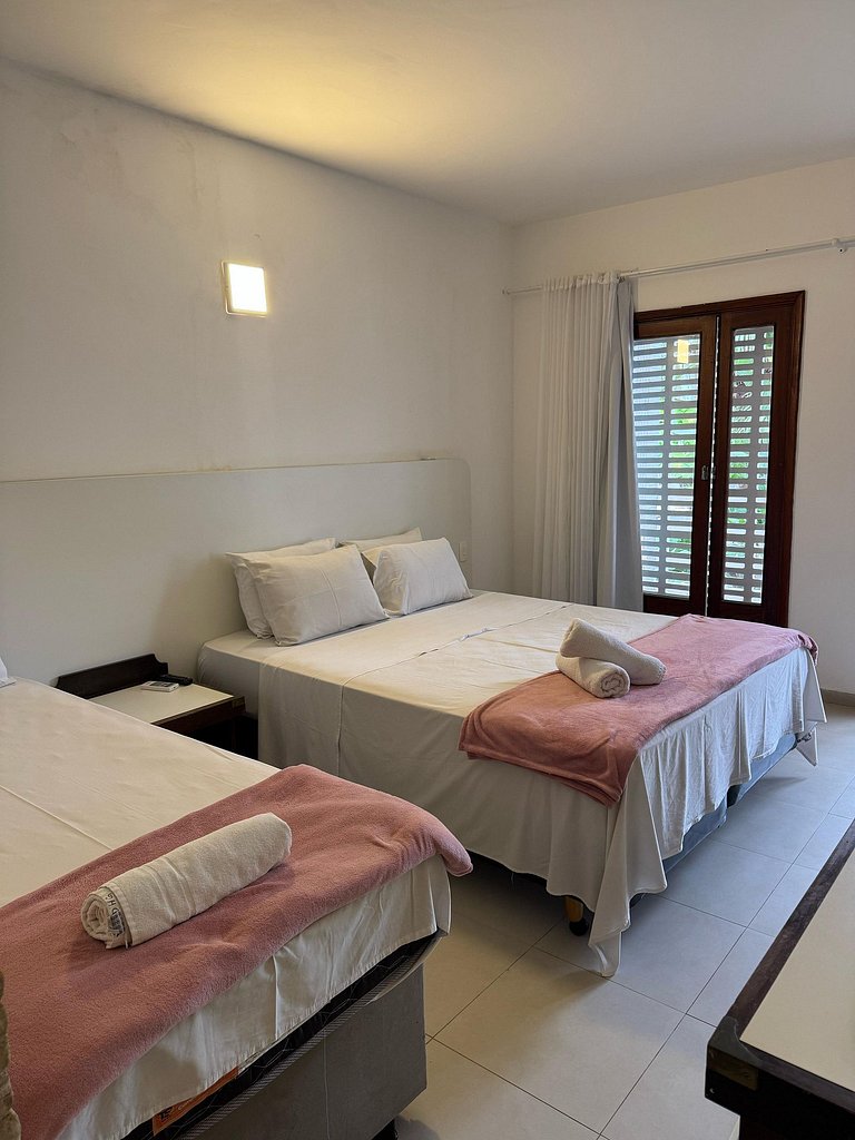 Suíte Tropical Bassan | Moderna & Funcional